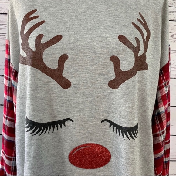 Boutique Red Nose Reindeer Plaid Long Sleeve Top Size Medium - Picture 2 of 7